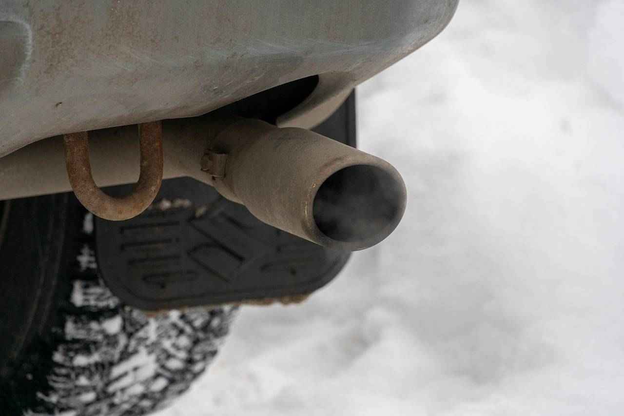 Pot d'échappement avec fumée